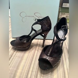 Super Sexy Jessica Simpson Heels